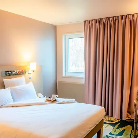 Mercure Parc Du Coudray Hotel Le Coudray-Montceaux