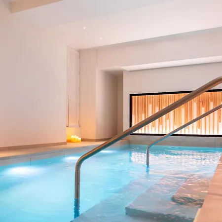Mercure Parc Du Coudray Le Coudray-Montceaux