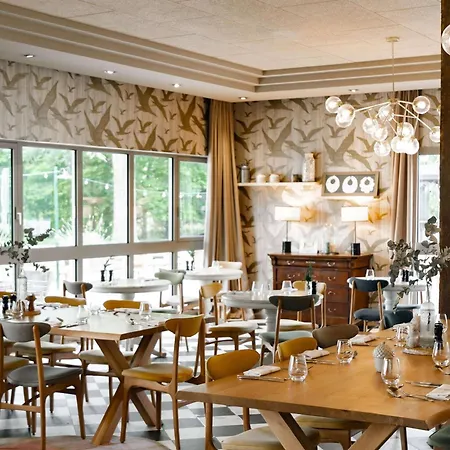Mercure Parc Du Coudray Le Coudray-Montceaux