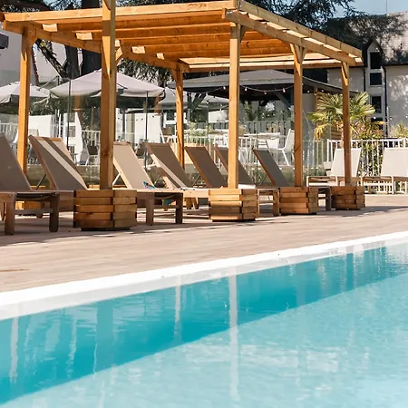 Hotel Mercure Parc Du Coudray - Barbizon 4*