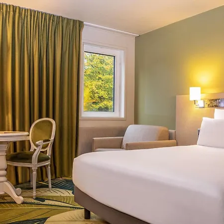 Mercure Parc Du Coudray - Barbizon 호텔 르꾸드레몽소