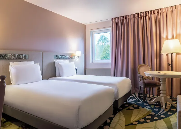 Mercure Parc Du Coudray - Barbizon 4* ル・クードレイ・モンソー